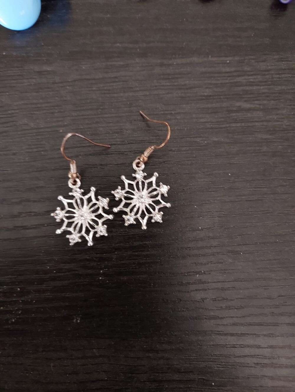 Silver Snowflake Drop Earrings - Festive Women’s Jewelry